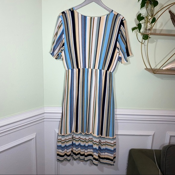 JODIFL Striped Boho Surplice Flutter Sleeve Dress Size M🔥 - Picture 4 of 8